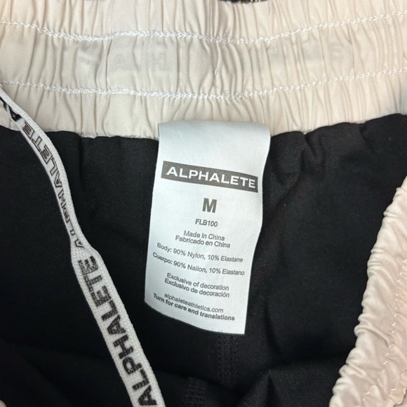 Alphalete Athletics Women Gray Stride Shorts Double Layered - Picture 4 of 10